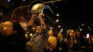 Es a medida que la etiqueta #cacerolazo se establecía en el primer puesto como tendencia local, surgían reacciones en contra mediante. Cacerolazos Y Enfrentamientos Con La Policia Por Hambre Noticias Del Caqueta Portal De Noticias De Florencia Y El Caqueta