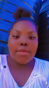 Melissa Lampkin's Instagram, Twitter & Facebook