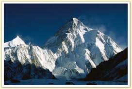 Chaque année le sommet de mont blanc devient l'objectif principal pour des alpinistes venant du monde entier, tous s'efforçant d'arriver sur le toit de l'europe et de regarder vers le bas tous les sommets principaux des alpes. Cm2 Dolomieu