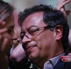 Das bündnis des oppositionellen gustavo petro ist großer gewinner der parlamentswahlen. Gustavo Petro Von Comandante Aureliano Zum Prasidenten Welt