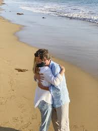 Patrick dempsey and ellen pompeo. Grey S Anatomy Ellen Pompeo Patrick Dempsey Reveal How They Pulled Off The Season 17 Premiere Surprise Entertainment Tonight