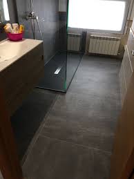 Monochrome Bathroom Designed With The Filita Gris Series In A 49 1 X98 2cm Rect Format Tile Bano Monocolor Disenado Con La Serie Home Home Decor Flooring