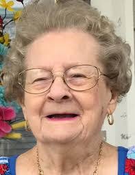 Barbara Landis's Instagram, Twitter & Facebook