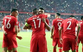 Zeki çelik, yusuf yazıcı ve burak yılmaz'ın formasını giydiği lille önceki akşam dünya devi psg ile kapıştı. L Equipe Ten Turkiye Analizi Burak Yilmaz I Durdurun Sporx Galeri