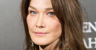 The lyrics were arranged and composed into six tracks on his 2000 album si j'étais elle. Carla Bruni Says Sexual Harassment Doesn T Happen In Fashion