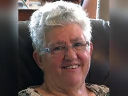 Linda Easterday's Instagram, Twitter & Facebook