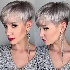 Coupe très courte femme avec côtés en dégradé et décoloration blond platine. Balayage Blond Cendre Sur Coupe Courte Recherche Google Meilleures Coupes De Cheveux Coiffure Courte Coupe De Cheveux