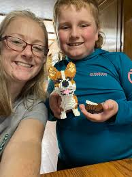 Creating custom lego figure at local store