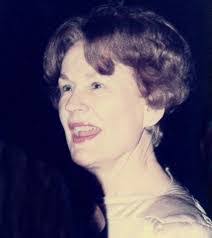 Carolyn Hawes's Instagram, Twitter & Facebook