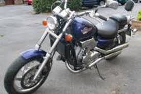 Motard coluche actrice française balavoine ciné personnages cinéma michel motardes. La Honda Vfc 1 100 De Coluche