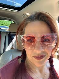 I stand behind Pampered Chef products, 100%. I want to help my long time  friend earn some great things for her kitchen! Kandas Wright