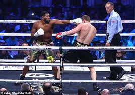 For much of his career, fury, 32, has been renowned for his slick, back foot boxing style that frustrates and bemuses opponents. Michael Hunter Offers To Face Tyson Fury For Nothing After Trilogy With Deontay Wilder Collapsed Aktuelle Boulevard Nachrichten Und Fotogalerien Zu Stars Sternchen