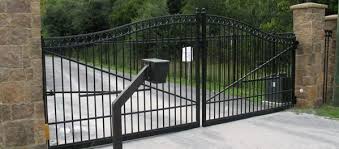 The gate will be 15 feet wide and have two swing gate sections. How Wide Should Your Driveway Gate Be Buzz Custom Fence