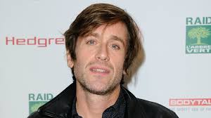 Provided to youtube by universal music groupun homme et une femme · thomas dutronc · stacey kentfrenchy℗ 2020 tomdu productions, under exclusive license to. Thomas Dutronc Fan De Filles Sexy Sur Instagram Il Est Alle Un Peu Trop Loin Au Gout De Certains Voici