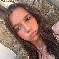 Sarah Ready's Instagram, Twitter & Facebook