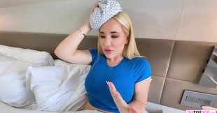 ThePOVGod - Savannah Bond 4K - MomVids.com