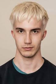 Straight hair is one of the most manageable types of men's hair, able to withstand a lot of styling and be easily tamed. The Premium Guide To The Hunkiest Straight Hair Styles Menshaircuts