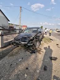 Transportarea victimelor la spital se poate realiza cu: Foto Grav Accident In Oituz 5 Copii Au Fost Transportati La Spital Bacau Net