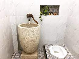 Ada banyak keuntungan yang bisa kita dapatkan dari penerapan desain ini, diantaranya. 17 Desain Kamar Mandi Minimalis Kloset Jongkok Inspiratif Mudah Ditiru
