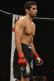 As he is a ufc fighter he has a very athletic body build and weighs a pure mass of 156 lb (71 kg). Beneil Dariush Mma Stats Pictures News Videos Biography Sherdog Com