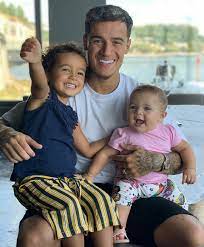 O casal ainda aproveitou a comemoração para revelar o sexo da criança. Footballers Wags Kids Maria And Esmeralda With Daddy Pic Aine Coutinho