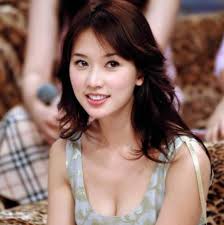 A brief description of the manhua rise of the demon king: æ›¾æ˜¯å°æ¹¾ä¸€çº§åæ¨¡ æž—å¿—çŽ²æ˜¯å¥¹å¸ˆå¦¹ å«å…¥è±ªé—¨å´é­å®¶æš´æƒ¨æ·¡ç¦»å©š