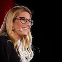 Allie Leon's Instagram, Twitter & Facebook