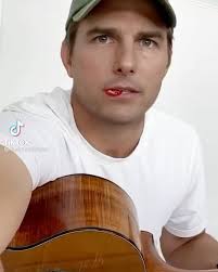 Believe it or not, this is NOT Tom Cruise 😅