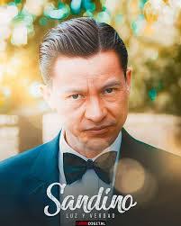 Enrique Smith's Instagram, Twitter & Facebook