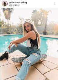 Street style day wear addison rae instagram jeans Pin On Stunting On The Gram