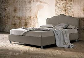 Imbottitura in fibra anallergica leggera e traspirante. Letti Imbottiti Classici Roma Roma Arredamenti