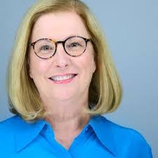 Andrea Darr's Instagram, Twitter & Facebook