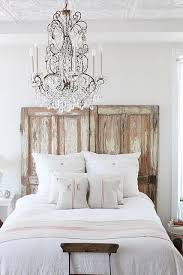 Che sia una camera matrimoniale o singola, la testata di un letto singolo o letto matrimoniale è l'elemento principe dell'ambiente, e con il giusto accessorio può diventare il re. I Believe In Pink Testata Del Letto In Legno Idee Arredamento Camera Da Letto Letto Fai Da Te
