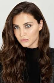 Aisha Holt's Instagram, Twitter & Facebook