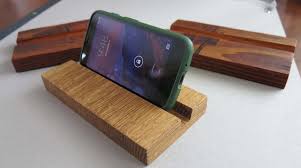 This phone holder can also be easily detached, which makes it easier for storing. Diy Wooden Phone Stand 7 Steps Instructables