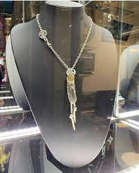 goro s 組合 上金特大羽毛的單羽毛組合 如果在每側都使用單顆串珠 就是將串珠組裝在皮繩上並使其不對稱 也可以很時尚 由於新冠病毒疫情緣故 我們網站目前暫停銷售 不過您仍可以在這段期間 chain necklace