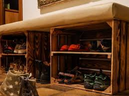 Schuhregal Mit Sitzbank Aus Alten Weinkisten Fur Kinder Bauanleitung Zum Selberbauen 1 2 Do Com Schuhregal Sitzbank Schuhregal Weinkisten Alte Weinkisten