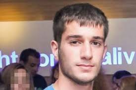 Άντε ρε να πάνε να γ@μηθ@ύν οι άντρες της πλάκας μη τους φοβάστε σας λέω, το παληκάρι θα ζήσει και όλα αυτά τα @ρχίδι@ θα πάνε στην φυλακή και αφού τους αρέσουν τα κόλπα… εκεί θα το χαρούν. Baggelhs Giakoymakhs H Anwnymh Epistolh Poy Tara3e Th Dikh Athens Voice