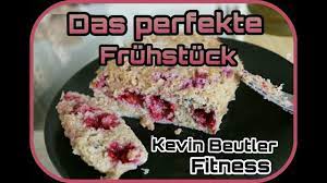 Ob mit obst oder als cremiger porridge: Das Perfekte Fruhstuck Haferflockenkuchen Kevin Beutler Fitness Youtube