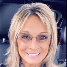 Lori Schrock's Instagram, Twitter & Facebook