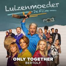 De luizenmoeder is een nederlandse comedyserie, gemaakt door productiehuis bing film & televisie en uitgezonden door avrotros, waarin jennifer hoffman de titelrol speelt. Zwollenaar Bertolf Lentink Maakt Titelsong Van Luizenmoeder De Film Moest Ik Een Jaar Stilhouden Zwolle Destentor Nl