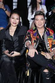 Bên ngoài, cả hai là những người bạn thân thiết nên khi song ca sẽ phần nào hiểu ý nhau và giúp tôn giọng hát của nhau lên. Ä'am VÄ©nh HÆ°ng Ä'á»¥ng Ä'á»™ Má»¹ Tam Sau Tiáº¿t Lá»™ Ná»¯ Ca SÄ© Ä'á»™c Than Tra Hinh