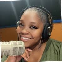 Elisha Duncan's Instagram, Twitter & Facebook