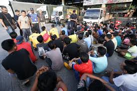 Najlepsze miejsca na delektowanie się uliczną kuchnią to seri kembangan night market i seri serdang night market. New Straits Times On Twitter While Trying To Escape A Foreign Worker Hit A Police Car At Pasar Borong Selangor Seri Kembangan Here Yesterday Https T Co L1cgcooyas Https T Co E1s14au2t5
