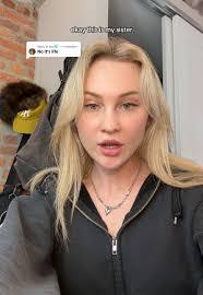 Cindy Reynolds's Instagram, Twitter & Facebook