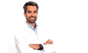 Name written with chinese letters: Dr Jordi Gatell Tortajada Area Oftalmologica Avanzada
