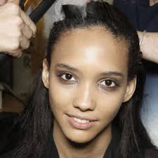 Seit den 80er jah­ ren interessieren sich wissenschaftler auch für das thema akne bei erwachsenen. Was Tun Bei Spatakne Auch Erwachsene Leiden Unter Akne Gala De