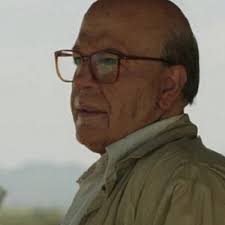 Pierfrancesco favino (also in this year's the traitor) delivers an astonishing performance as craxi, one of the most controversial italian leaders of the 1980s, perfectly replicating the voice and body language of the former prime minister. Hammamet Di Gianni Amelio Il Trailer Pierfrancesco Favino E Un Bettino Craxi Da Brividi