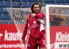 Fc kaiserslautern hat defensivspieler julian niehues verpflichtet. 1ndxemt7tv95km