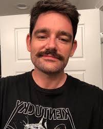 Franklin Beard's Instagram, Twitter & Facebook